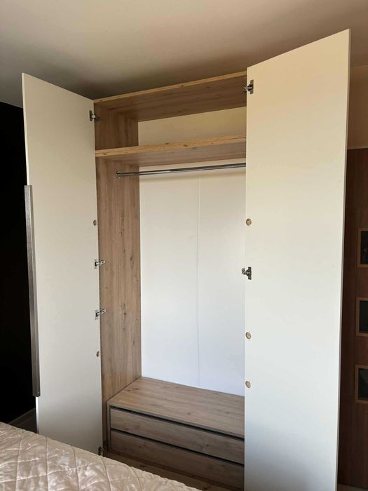 Szafa trzydrzwiowa z lustrami -nowa, pojemna, elegancka