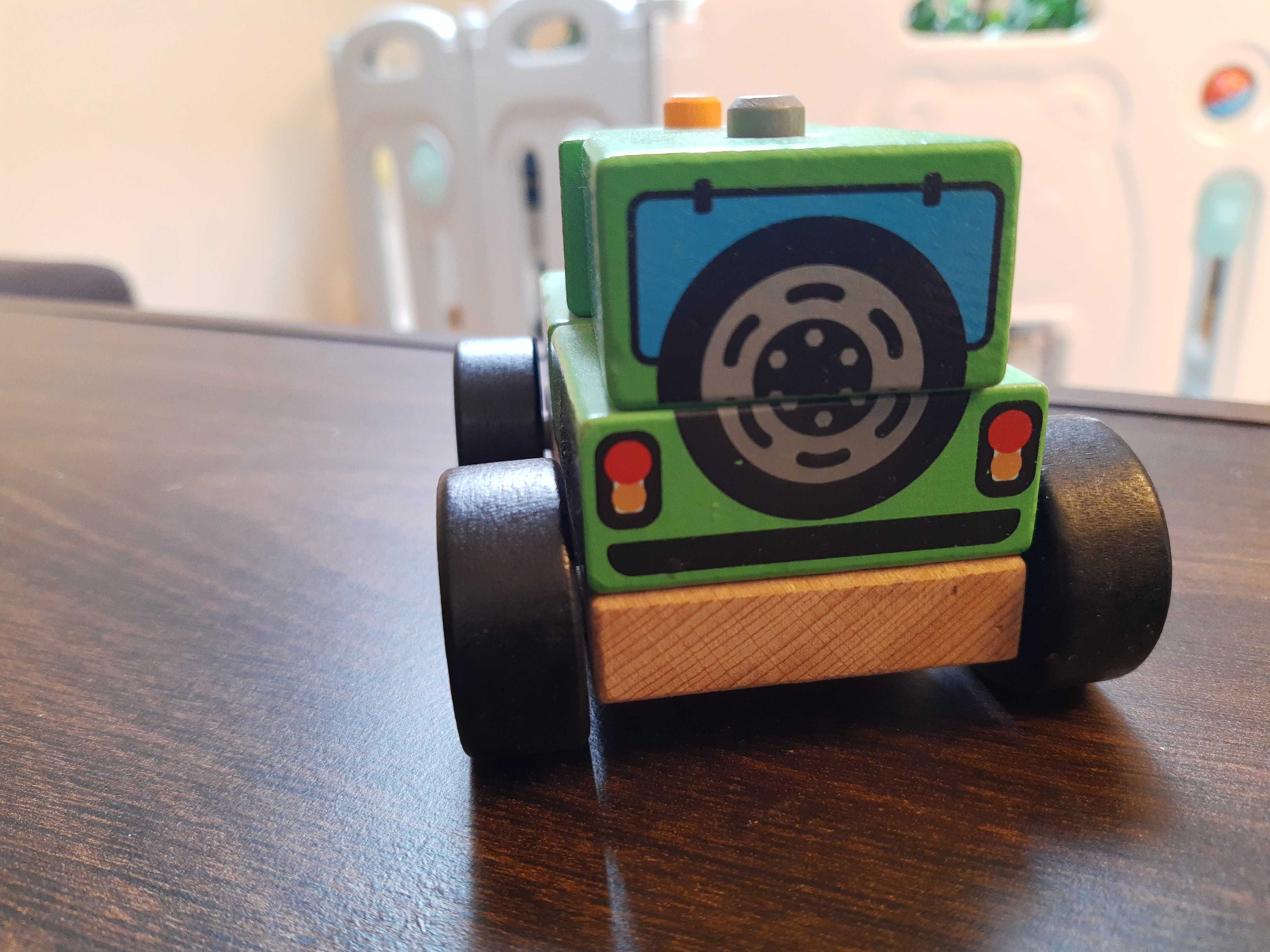 Drewniany samochód terenowy Playtive układanka
