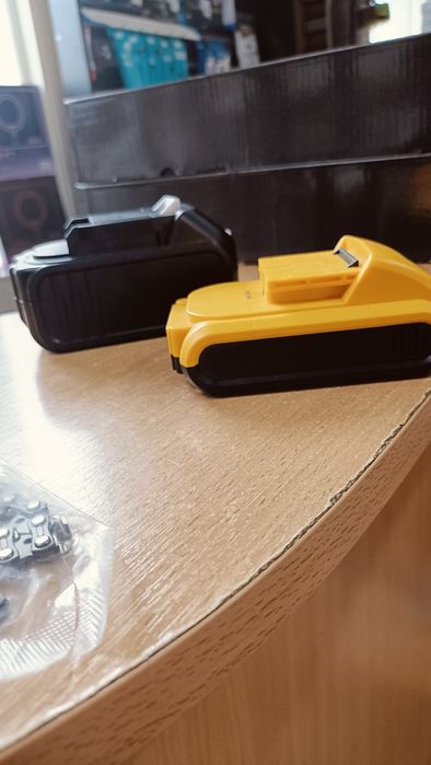 Акумулятор DeWalt для електроінструменту Аккумулятор девольт 20 21 24v