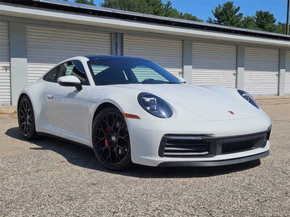 Porsche 911 Carrera S      2020