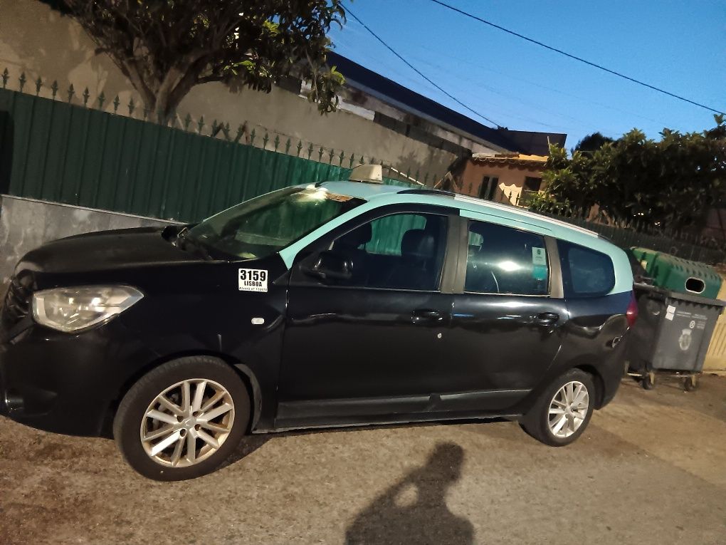 Vendo taxi,licença e empresa