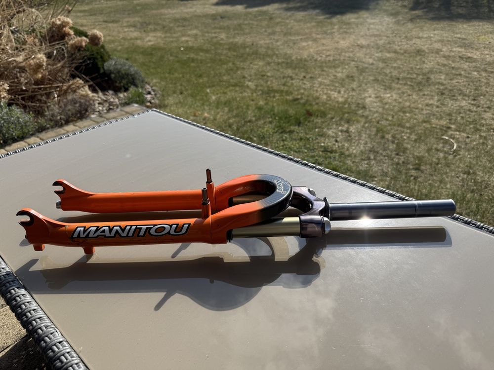 Amortyzator Manitou Mars C 1-1/8" TPC Carbon Retro MTB 2000