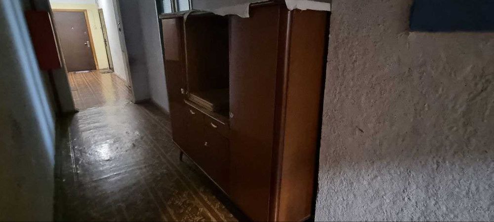 Віддам безкоштовно німецький сервант ХЕЛЬГА!