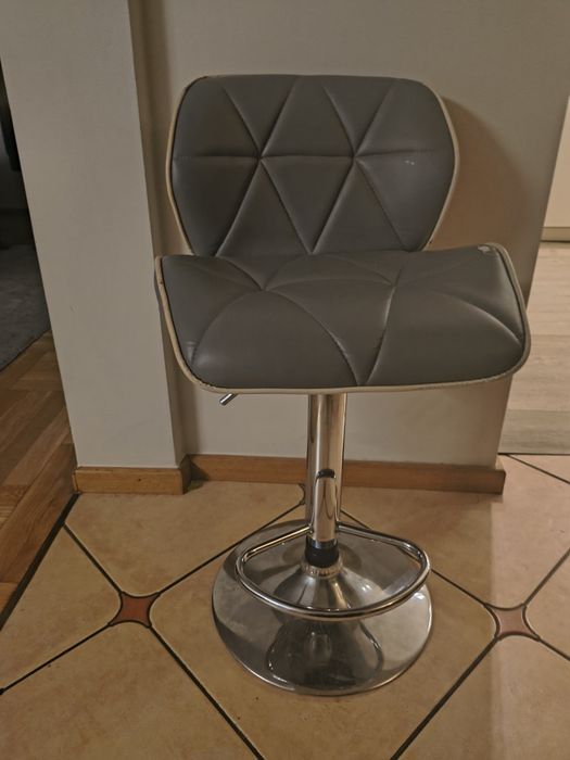 Hoker x 3 , krzesło obrotowe