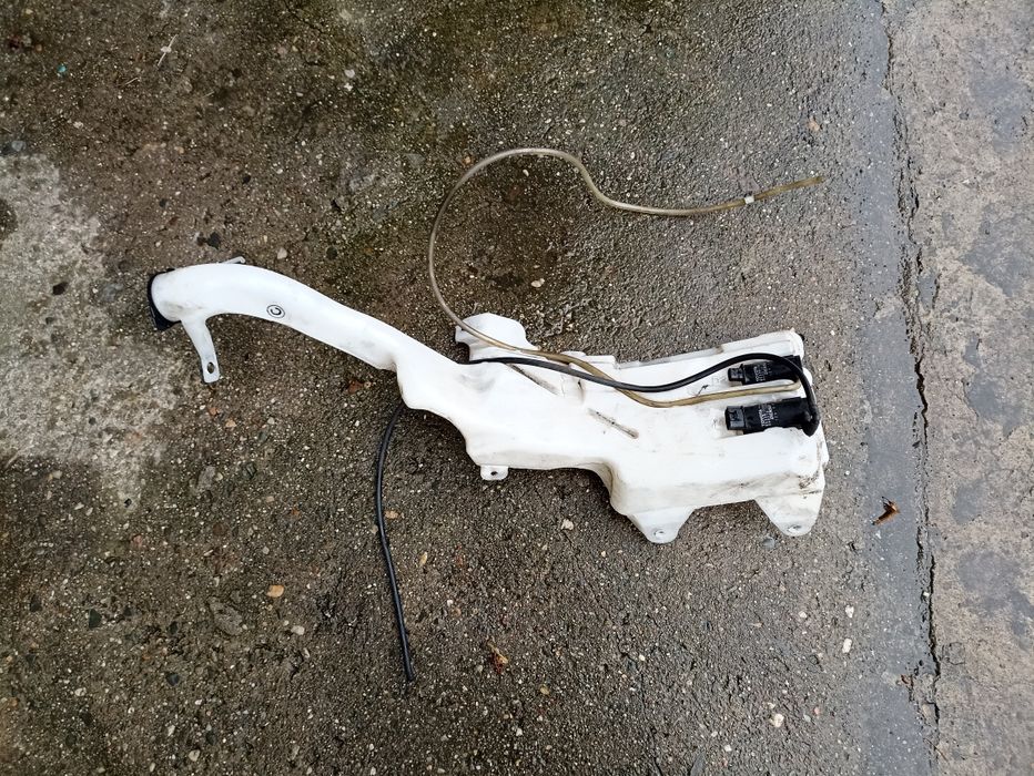 Toyota RAV4 Zbiornik Spryskiwaczy