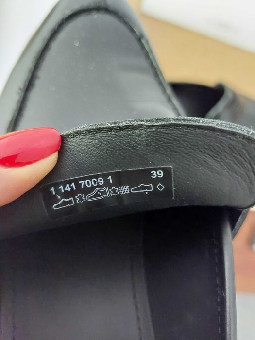 Mokasyny Loafersy damskie czarne skora naturalna r. 39 trzewiki buty