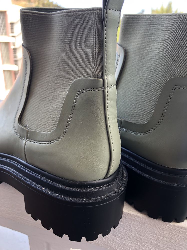 Botas verdes stradivarius