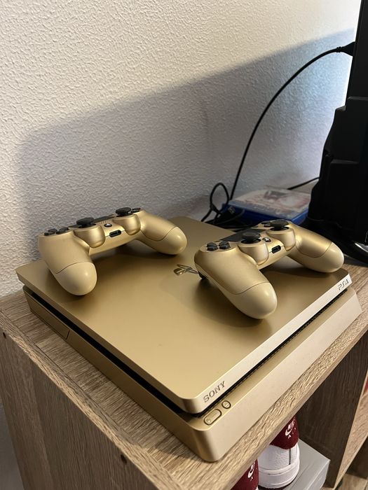 PlayStation 4 Slim Limited Gold Edition