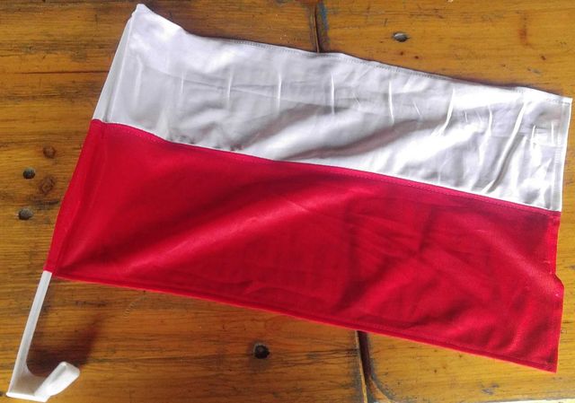 Flagietka Polski na szyby samochodowe