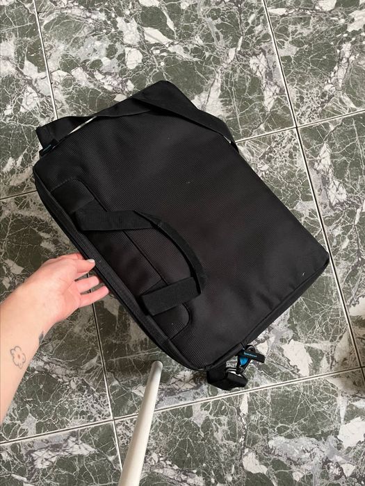 Продам сумку для ноутбука Rivacase 15.6" Regent (8037)