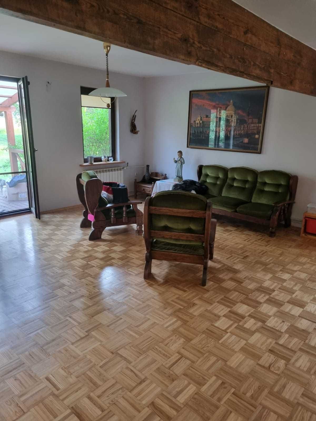 Dom wolnostojący z działką na sprzedaż