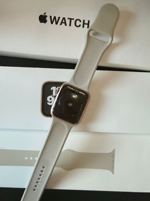 Apple watch SE bom estado sem marcas de uso