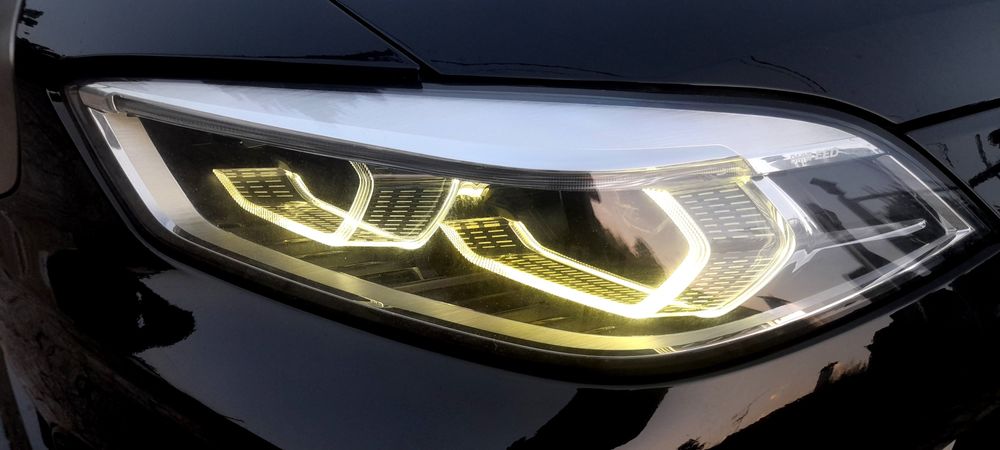 BMW    M135i   performance Edition xdrive colorvision