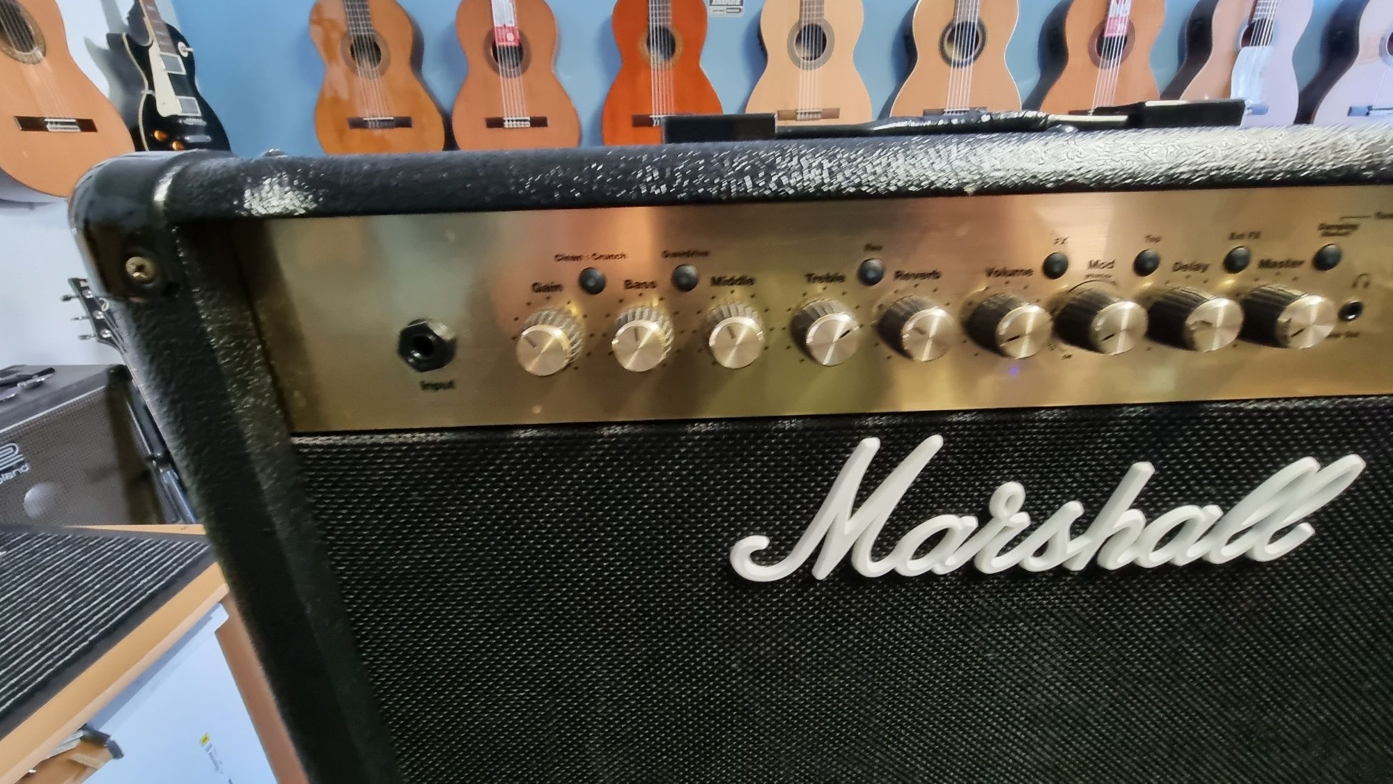 Amplificador de guitarra Marshall MG100FX Combo