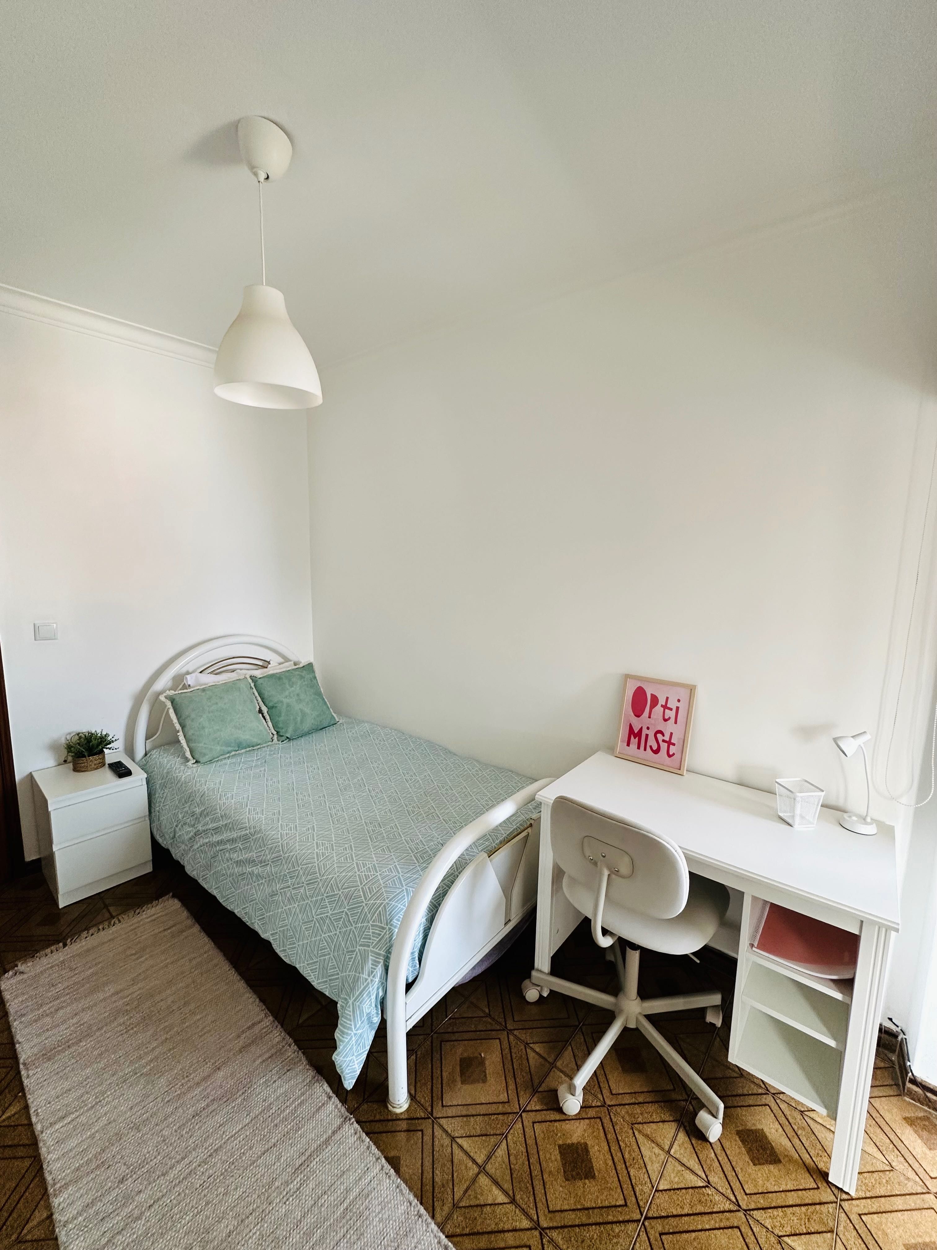 Quarto para arrendar, Alhandra