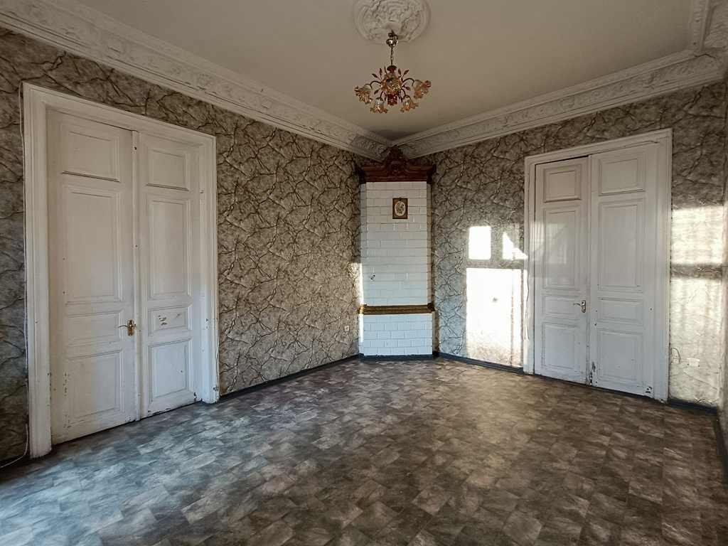 Коблевская: продам 3ком квартиру в потрясающем тишиной и уютом центре!