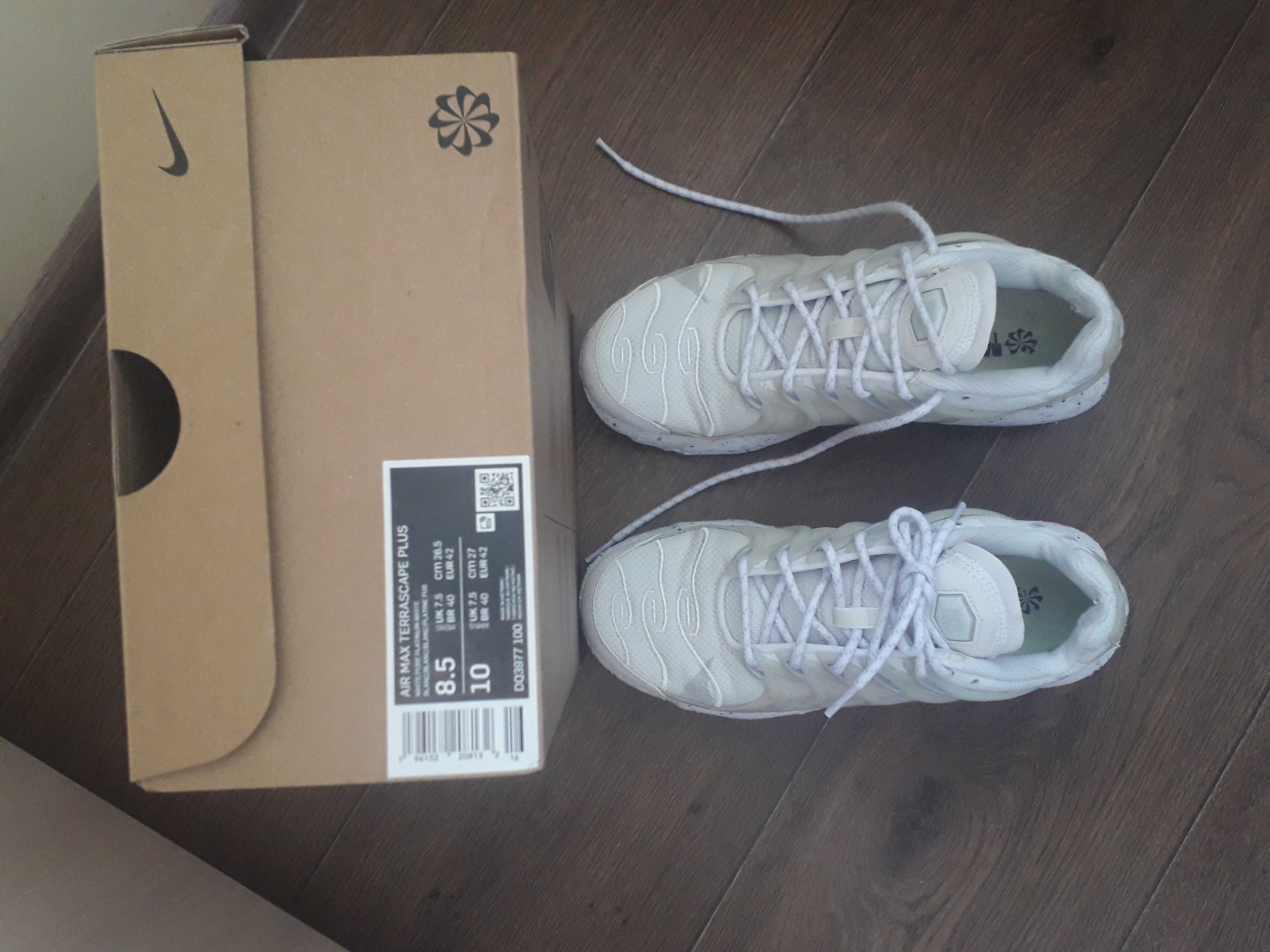 Кросівки Nike р.42 Вживані