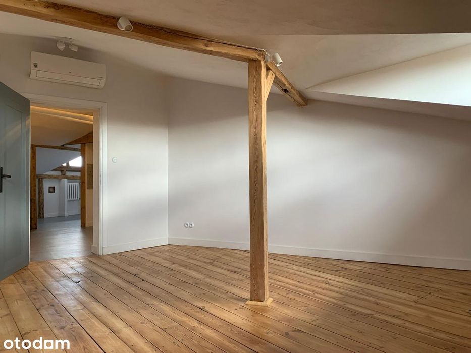 Piękny strych na Saskiej Kępie!