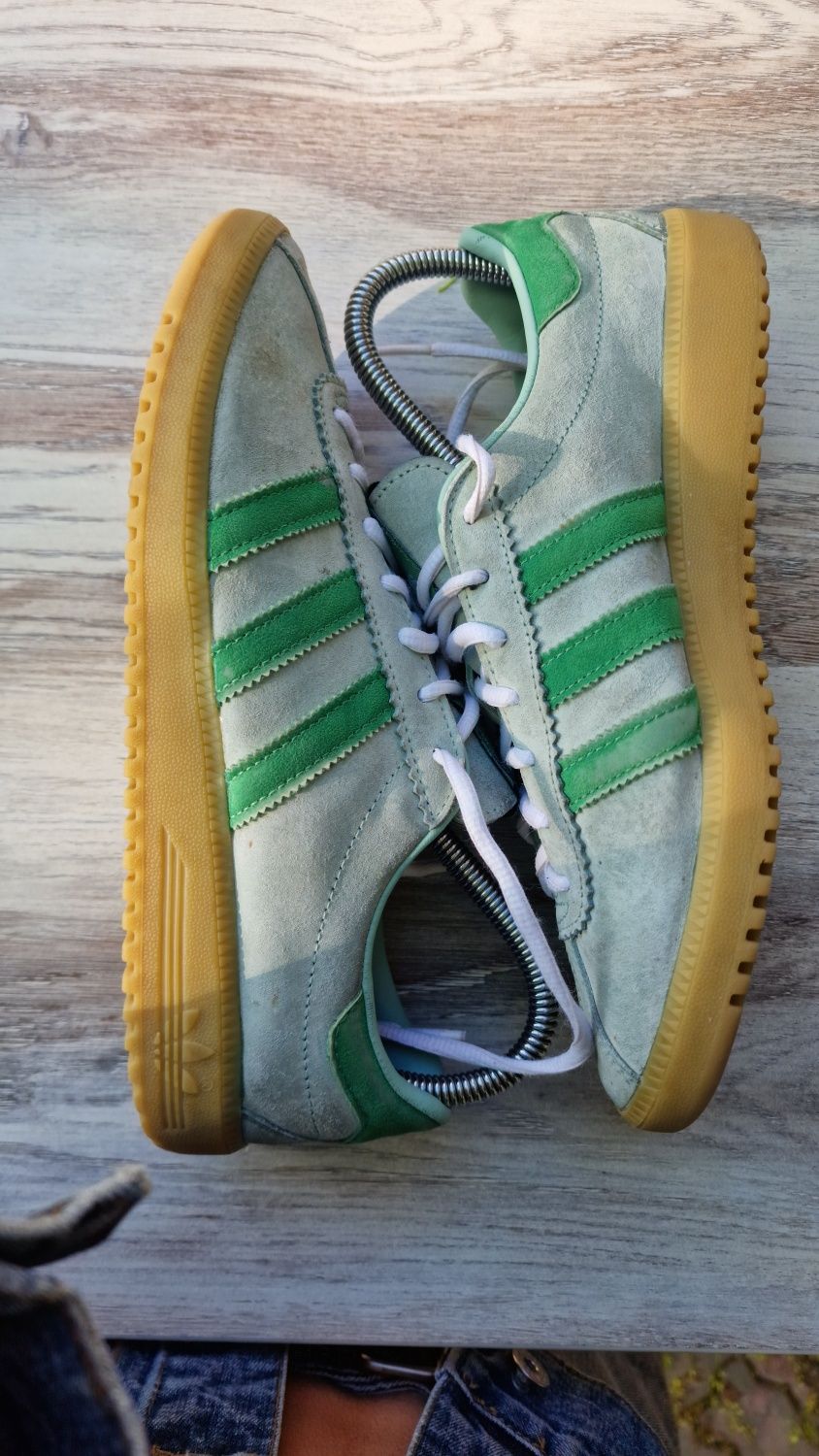 Замшеві кросівки Adidas Originals розмір 39