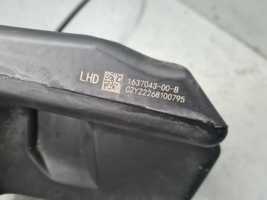 Reservatório / depósito água limpa vidros TESLA Model 3 (5YJ3)