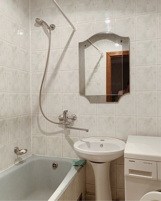 Кімната в центрі (Торговиця) для 1-2 дівчини в 4к квартирі БЕЗ ТВАРИН