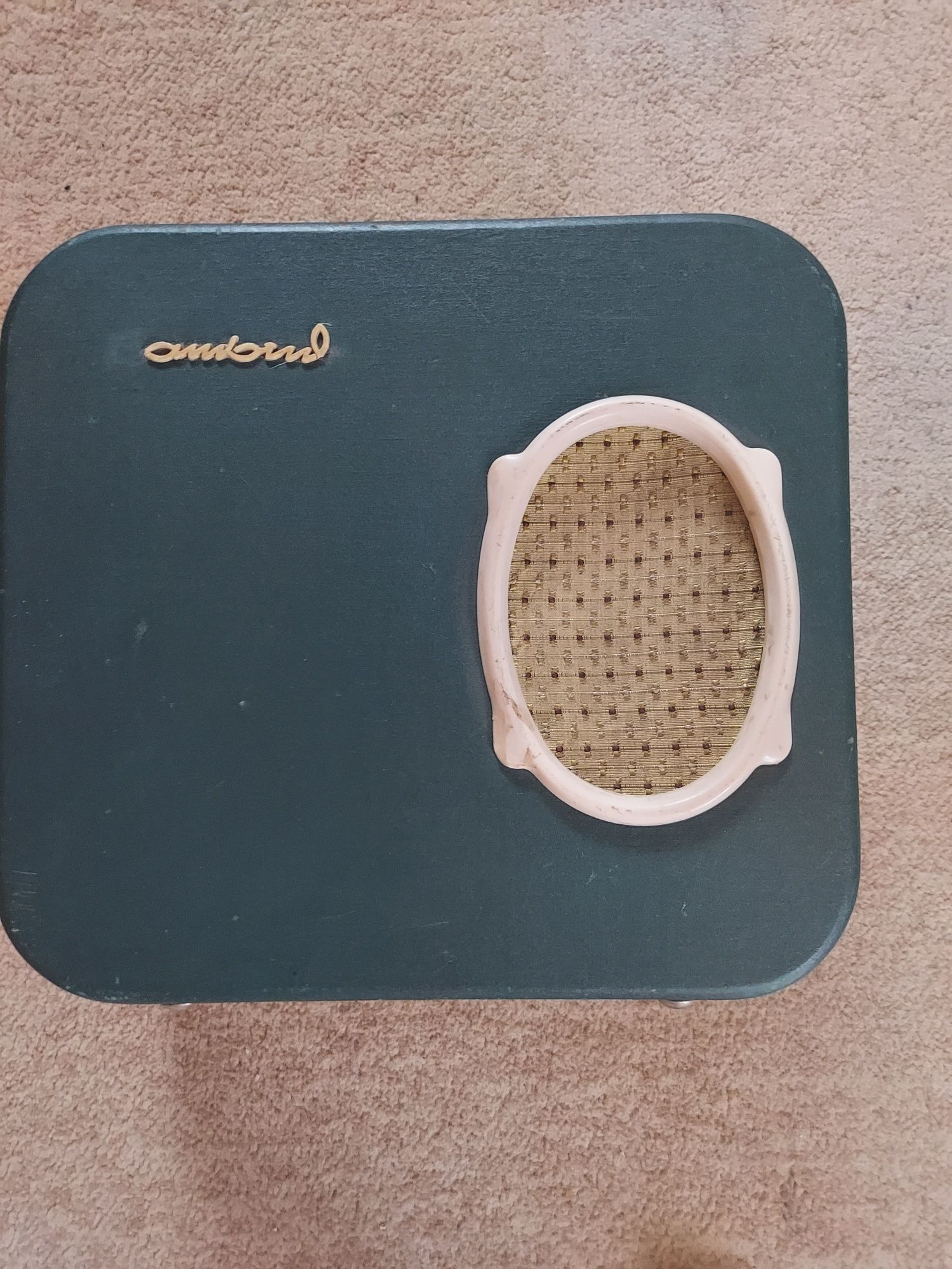 Magnetofon Bambino retro.