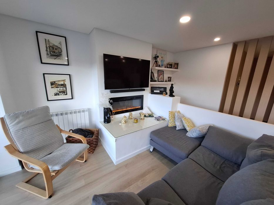 Vende se moradia V3 com 2 suites