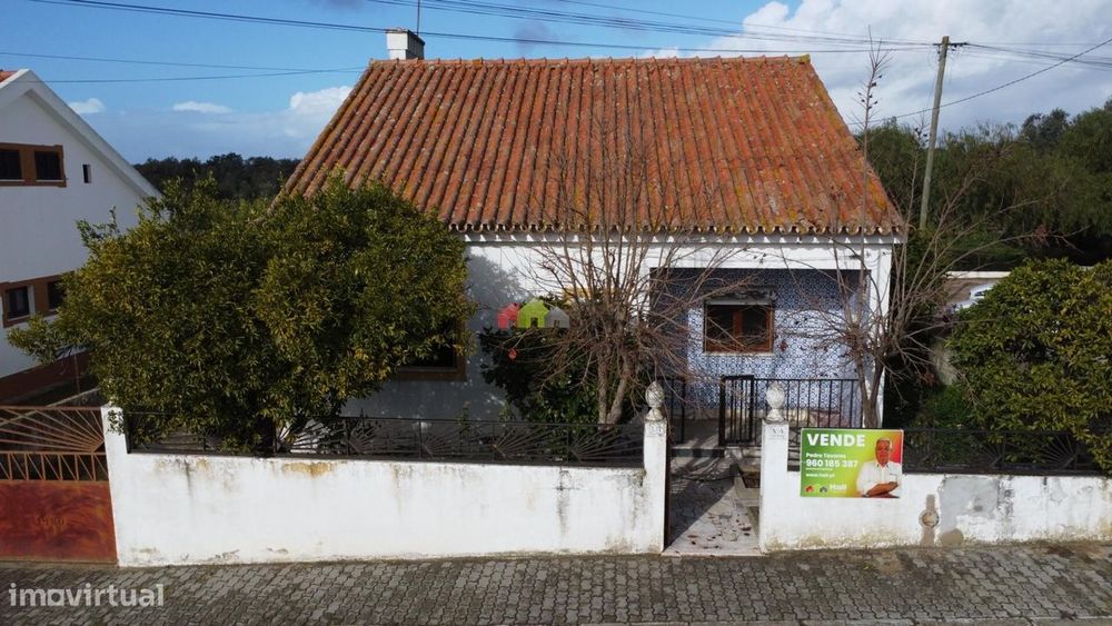 Moradia T2 com quintal e garagem, Pavia