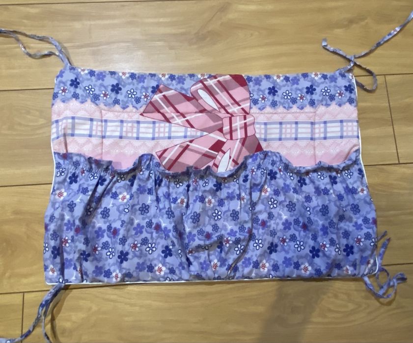 Бортики на ліжко