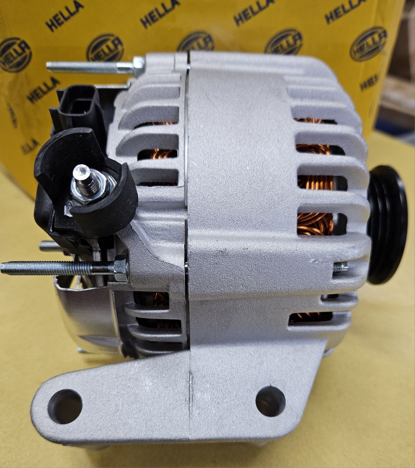 Ford Mondeo 2.0 16v TDCI alternator 120A Hella 8EL.011.710-581