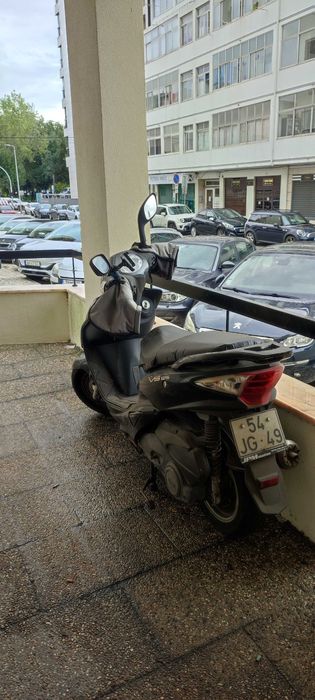 Sym vs 125 a trabalhar