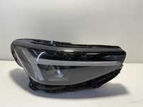 Volvo XC40 C40 lampa prawa reflektor lift 22-25