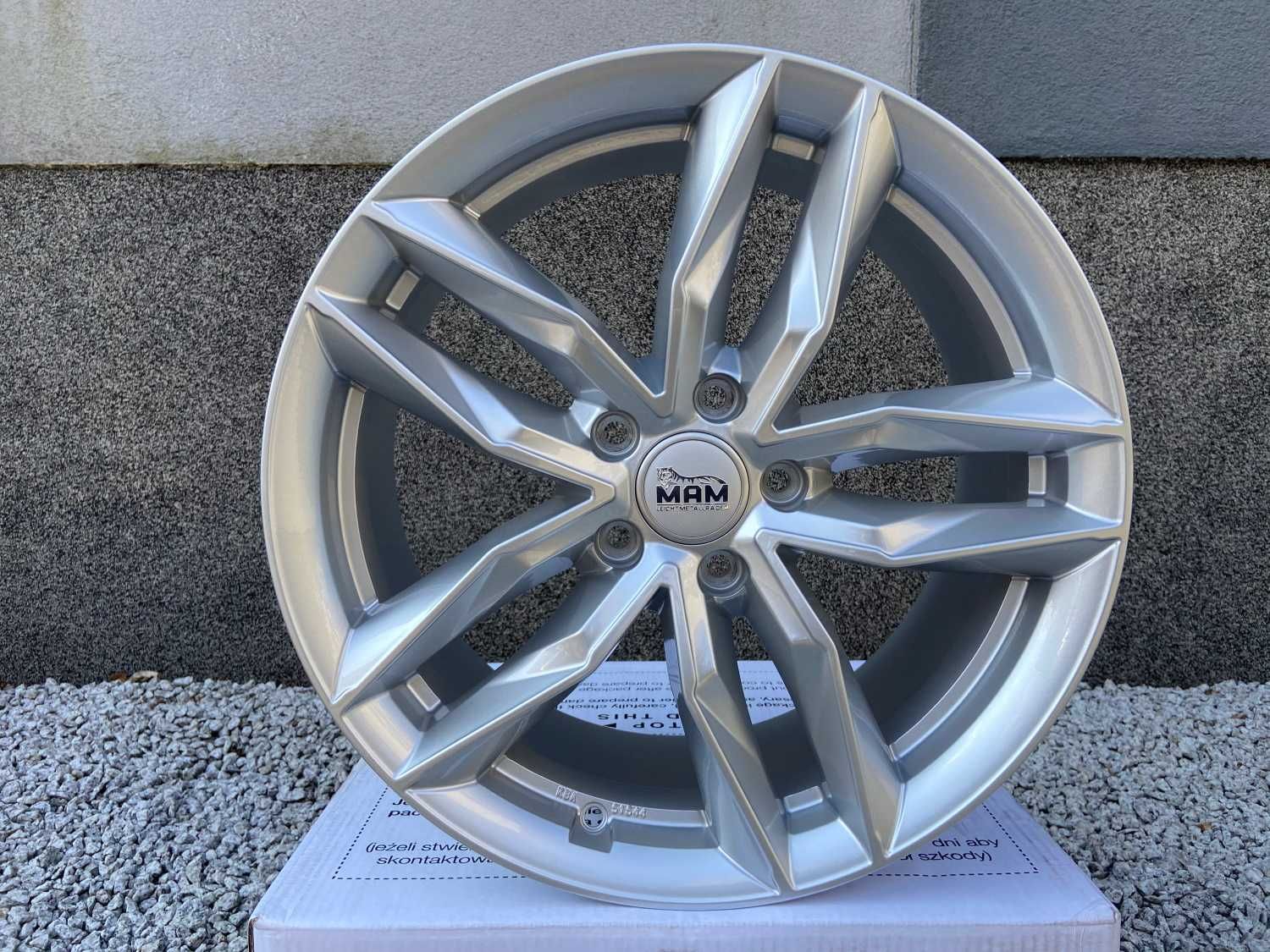 18 Felgi 5x112 MAM RS3 et30 Audi Skoda VW