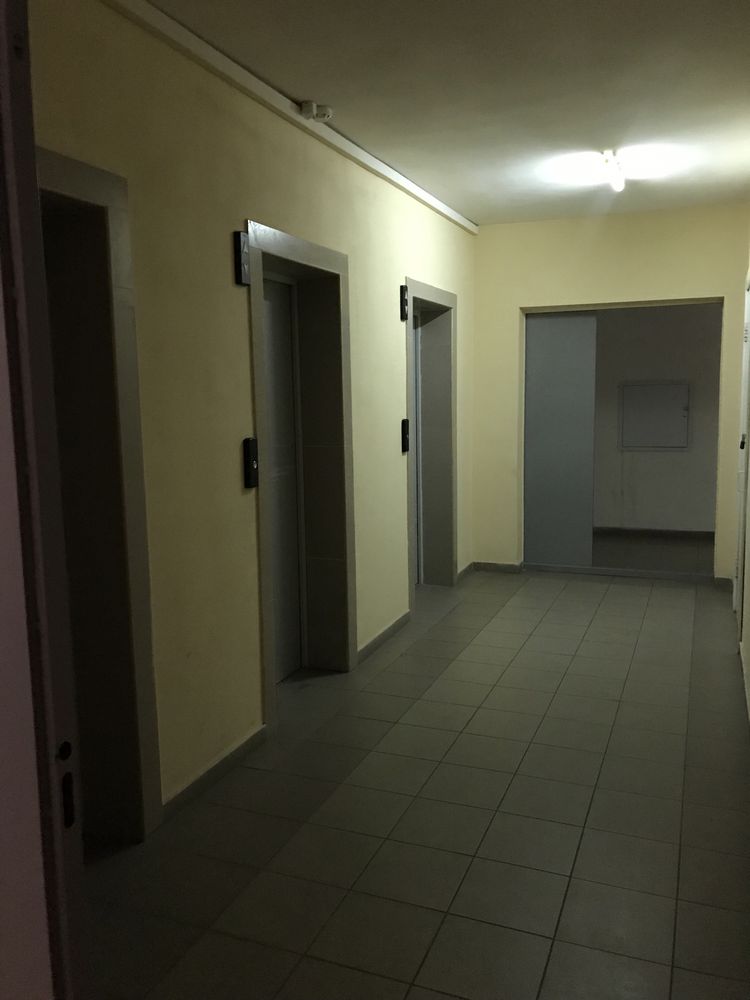 Продам на пр.Лобановського,6а 2-кімн.квартиру з ремоном та меблями