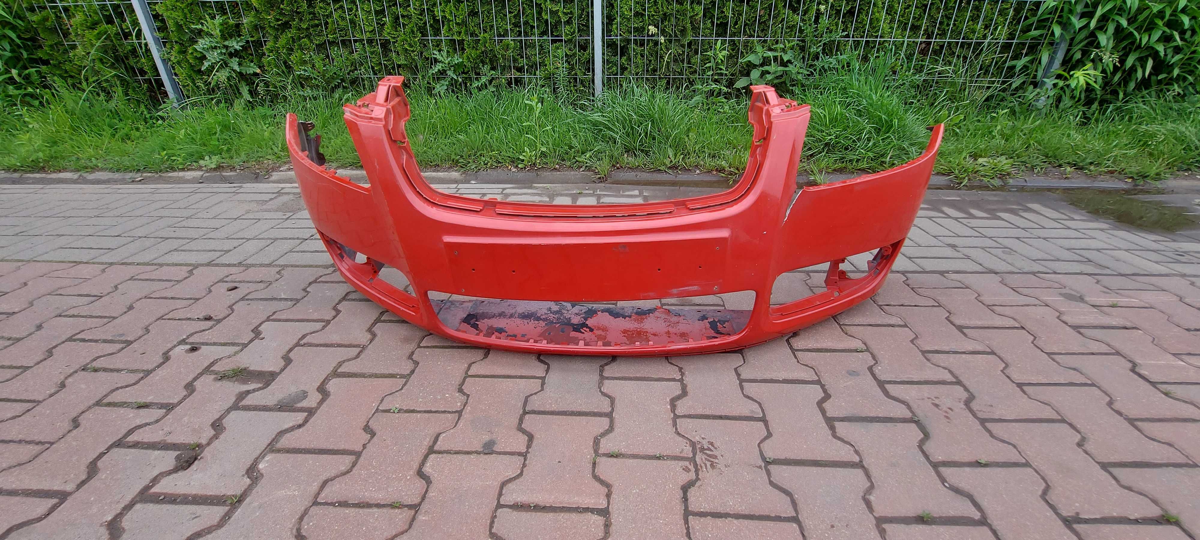 Skoda Fabia II czerwony zderzak przedni uszkodzony