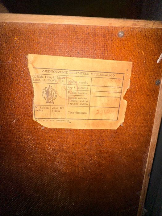 Komoda z czasów PRL