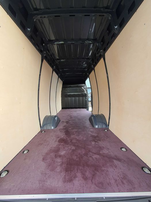 Zabudowa busa, paki Iveco Daily 16m3, 18m3, podłoga, boki,  MONTAŻ