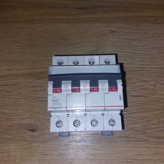 Wyłącznik nadprądowy Legrand TX3 S304 B 40A