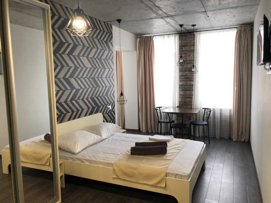 Здам подобово квартиру напряму Люкс студію в Лофт стилі, біля лікарні