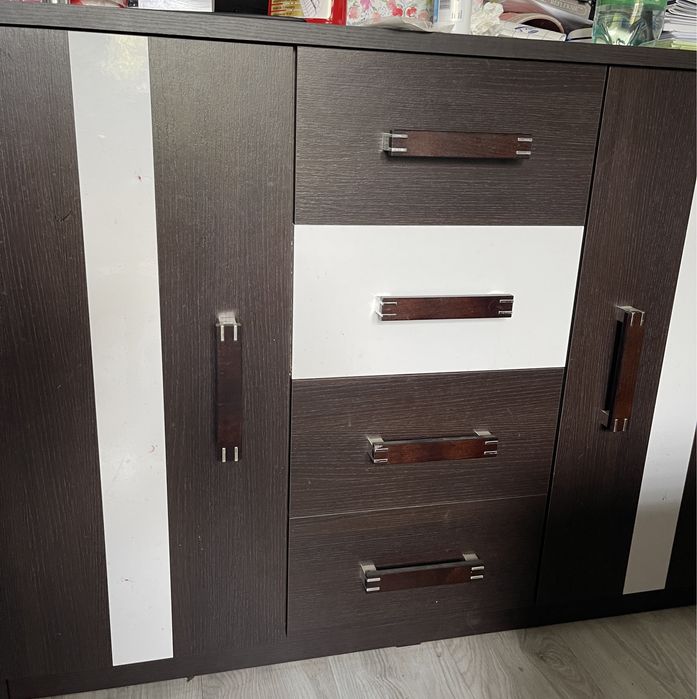 Zestaw mebli w kolorze wenge