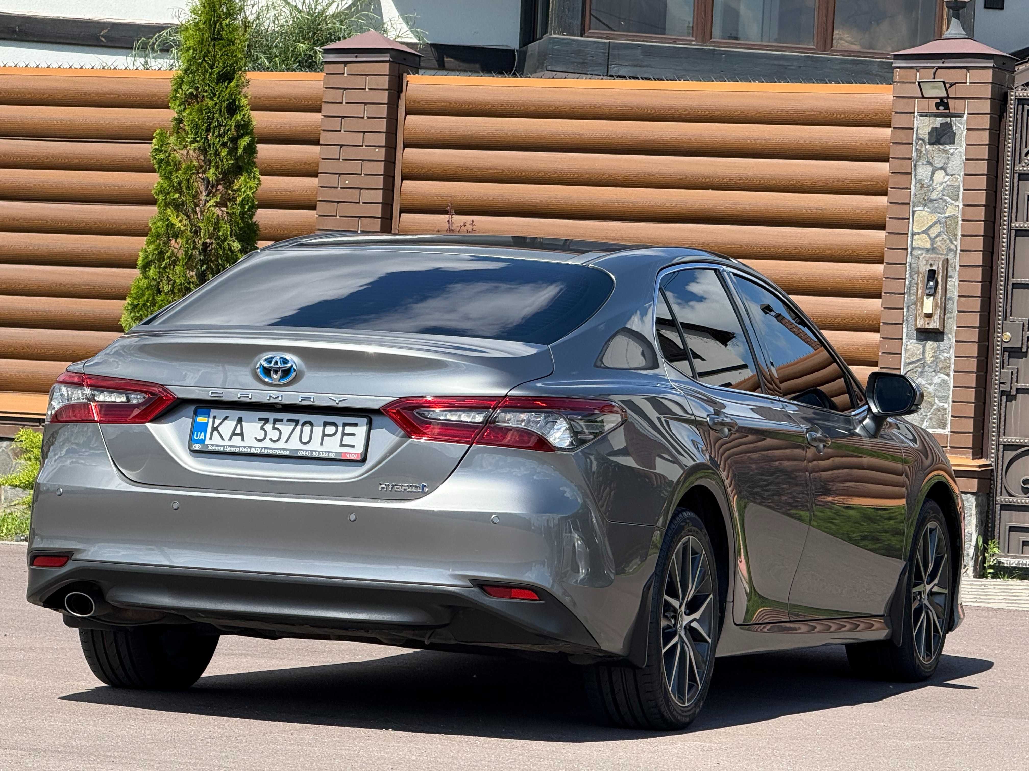 Toyota Camry 2021 Офіційна 2,5 Гібрид Гарний стан