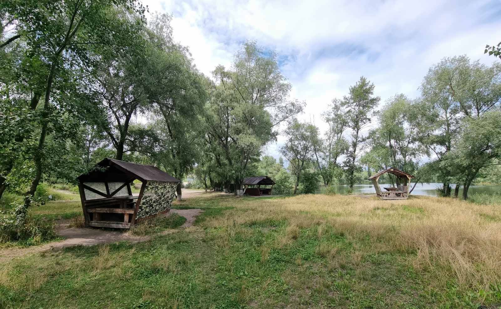 Аренда беседок , альтанок Деснянский район , ТРОЄЩИНА. Аренда беседок