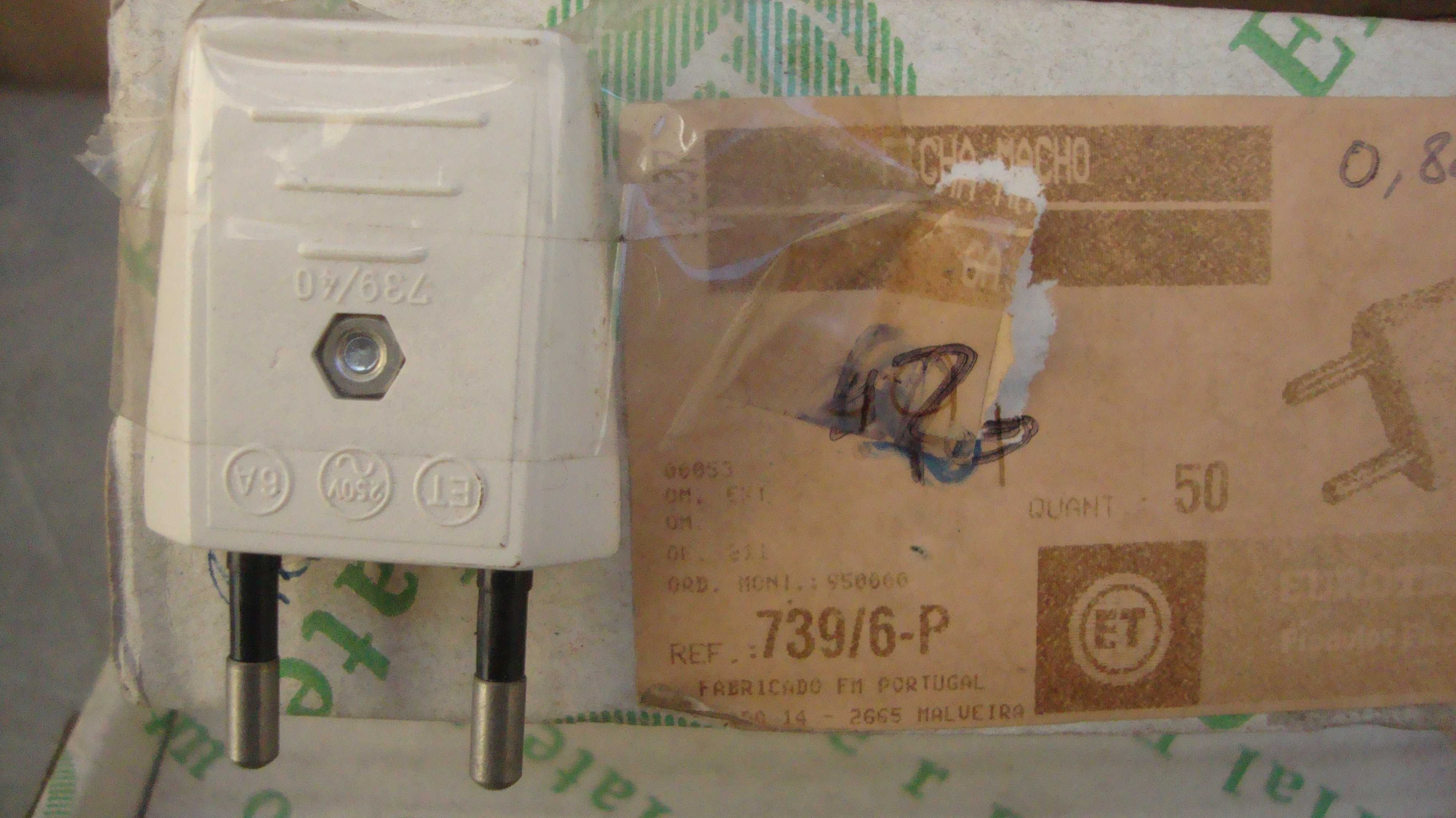 Vendo muitos Materiais de Eletricidade Sobrantes de Div. trabalhos