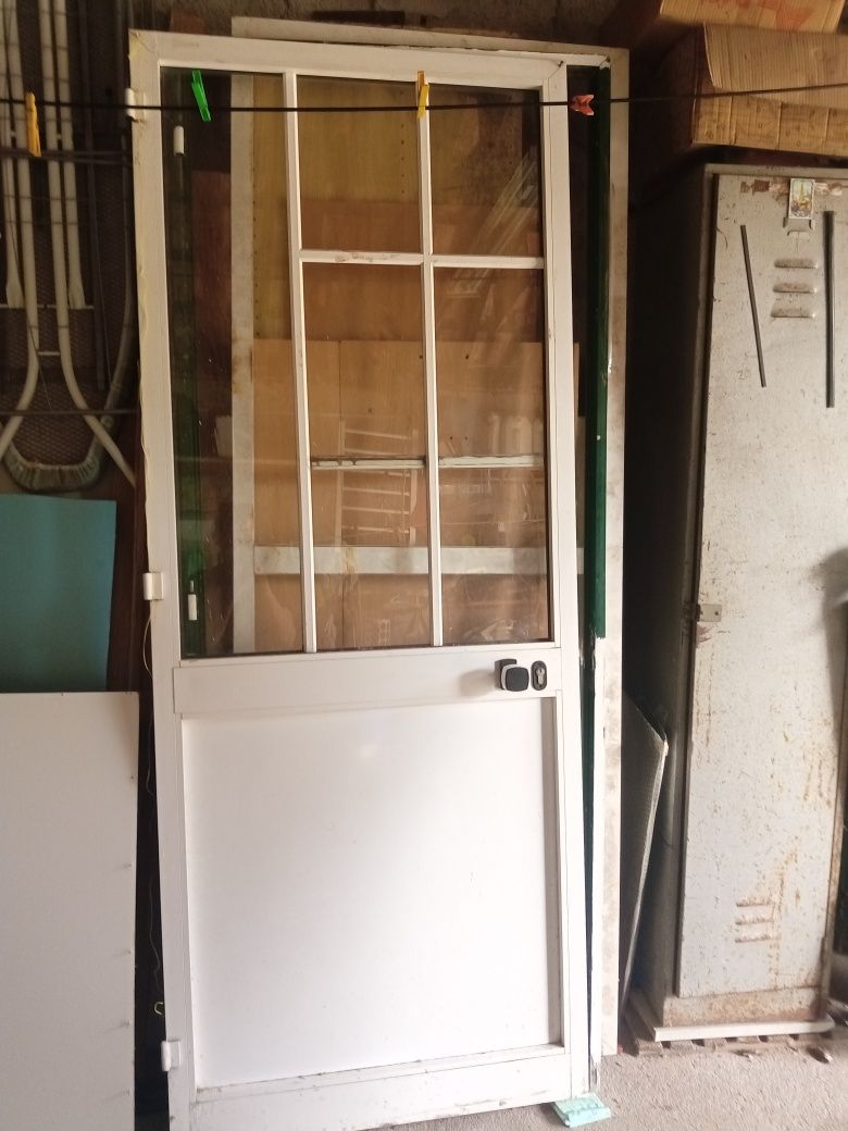 Porta com aro 83*210