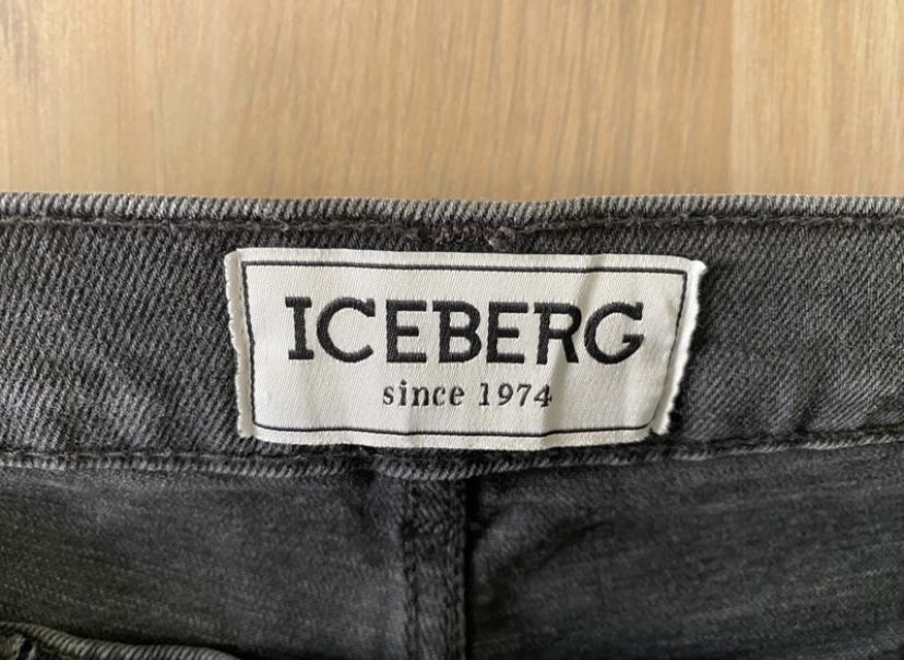 Ciemne spodnie jeans Iceberg rozmiar 36