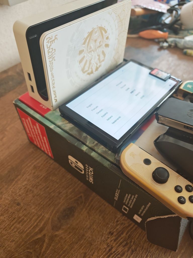 Nintendo Switch Branca Edição Limitada Zelda Ters Off The Kingdom