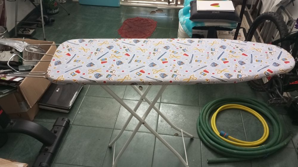 Tábua de engomar nova