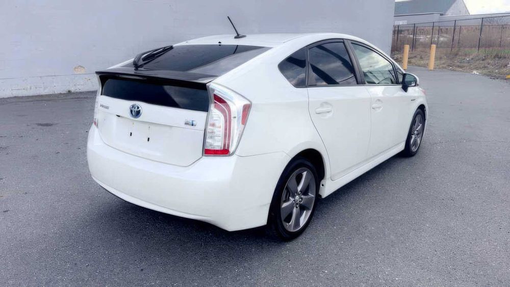 Toyota Prius Persona Series      2015