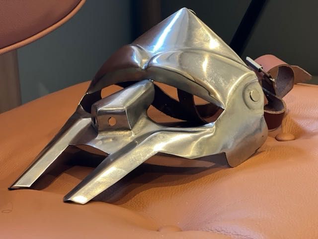 Máscara MF Doom metálica nova
