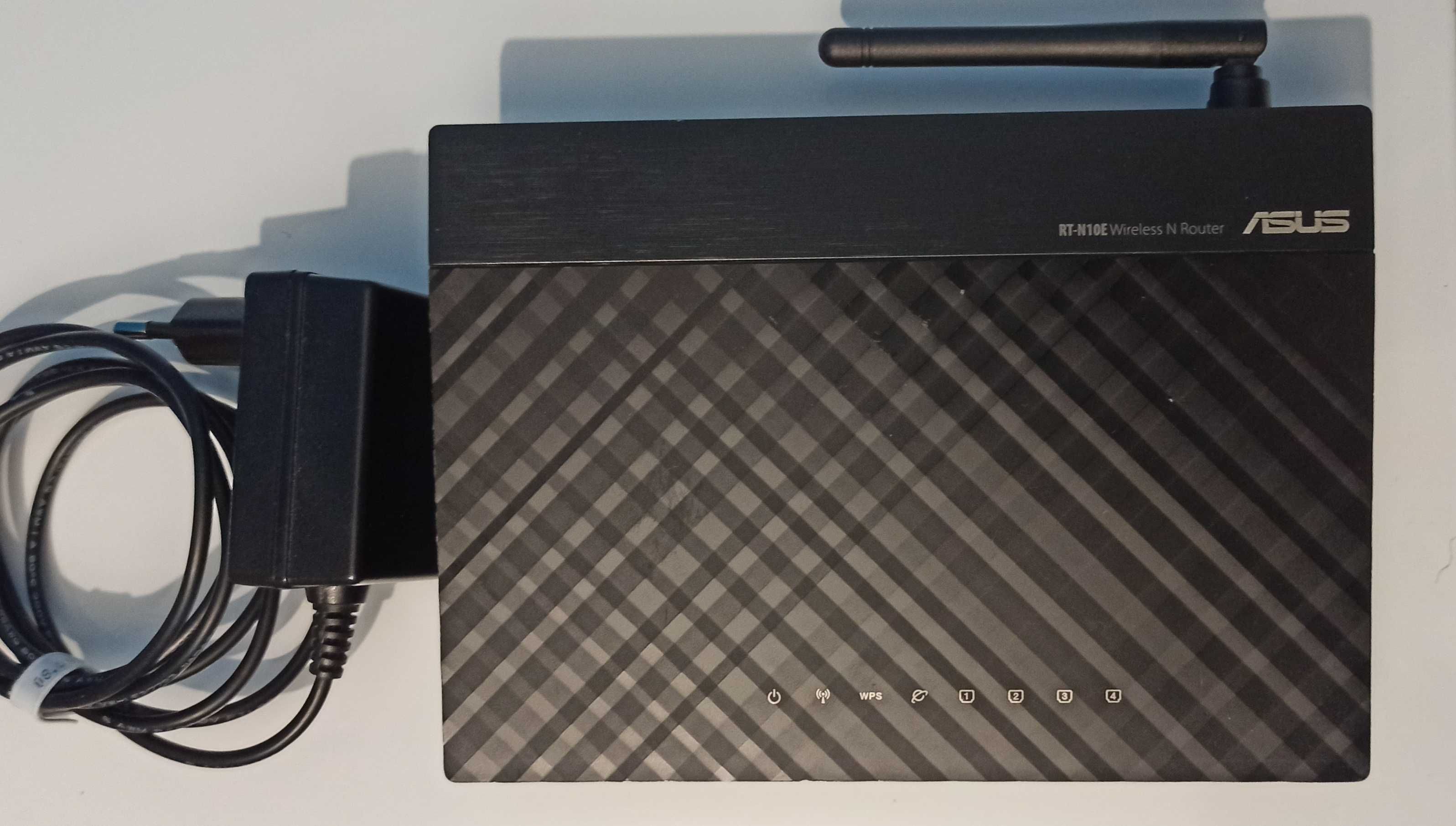 Wi-Fi роутер ASUS RT-N10E